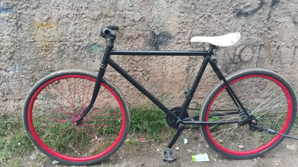 Sepeda fixie UK 700