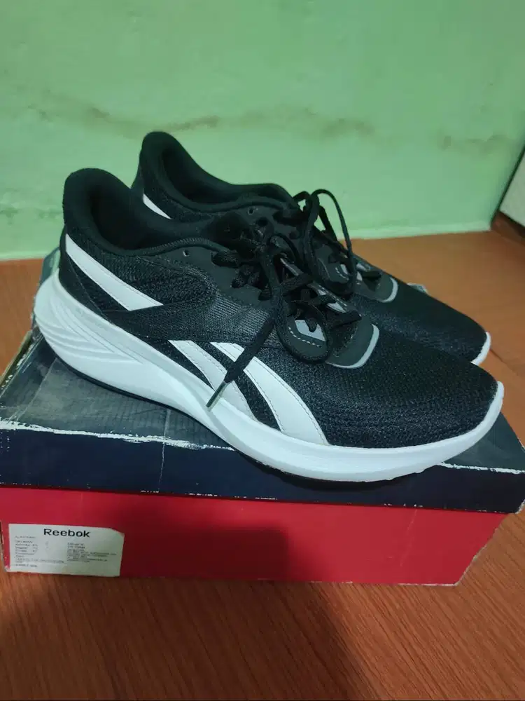 Dijual sepatu reebok ori