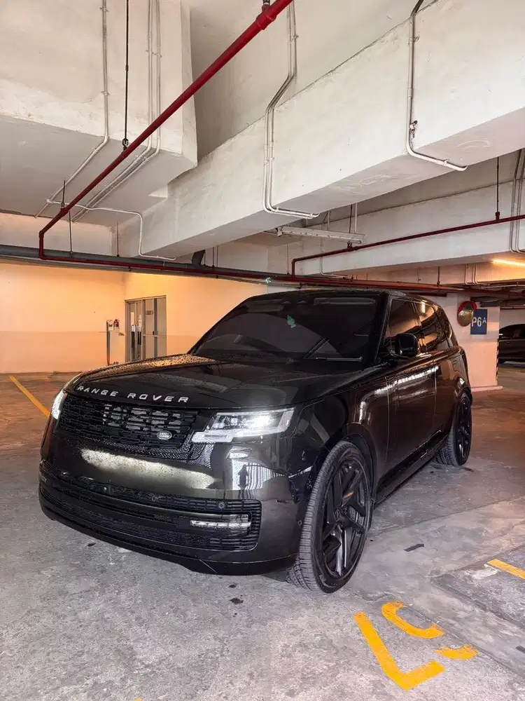 (Like New) Range Rover First Edition SWB 2022