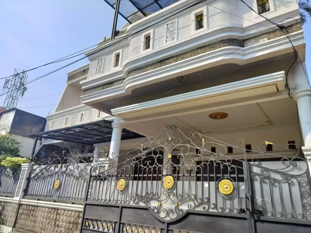 Dijual rumah 2 lantai lokasi kampung ambon jakarta timur