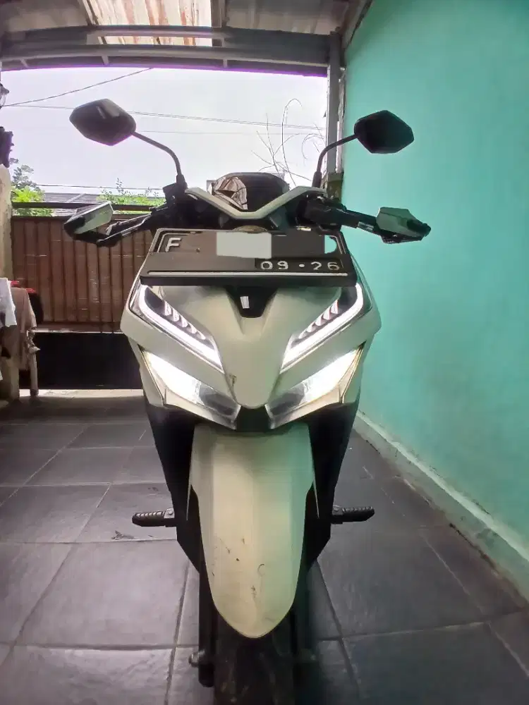 Honda Vario 125 CBS ISS Tahun 2021 Warna Putih Berkualitas Pajak On