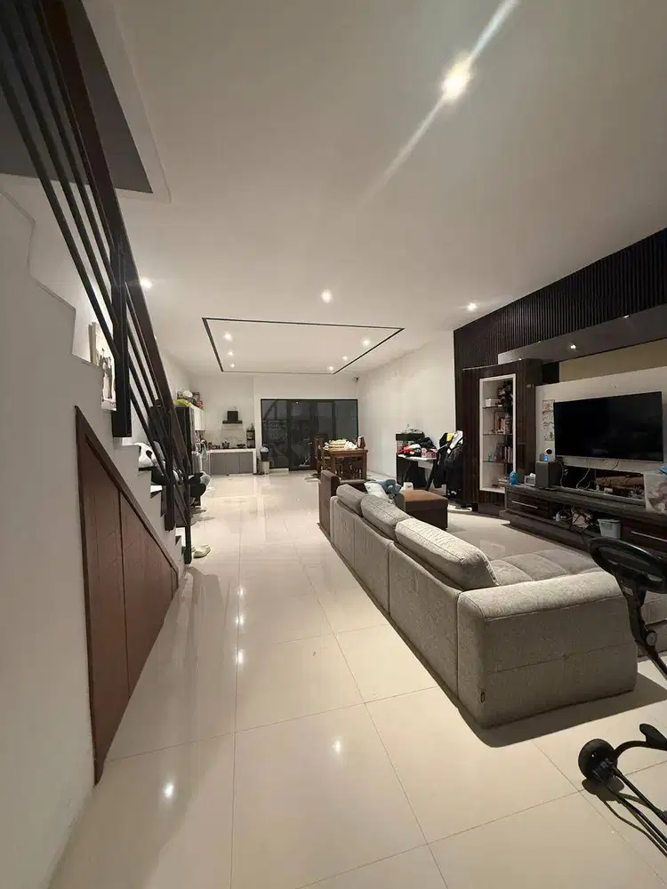 Dijual Rumah di Setraduta Cemara Bandung
