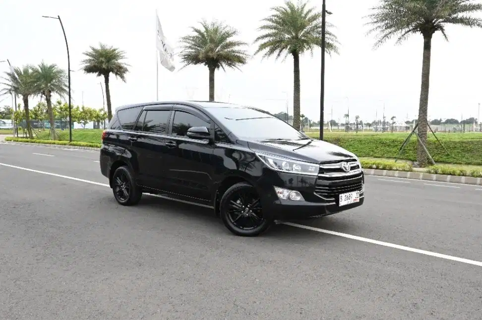 Innova 2.4 V Diesel 2019 Black