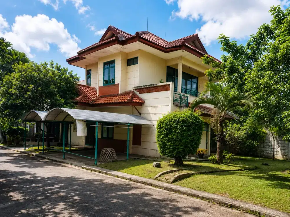 Dijual Rumah 2 Lantai Furnished Nyaman Sejuk Asri Konsep Villa Lokasi di Arcamanik Bandung