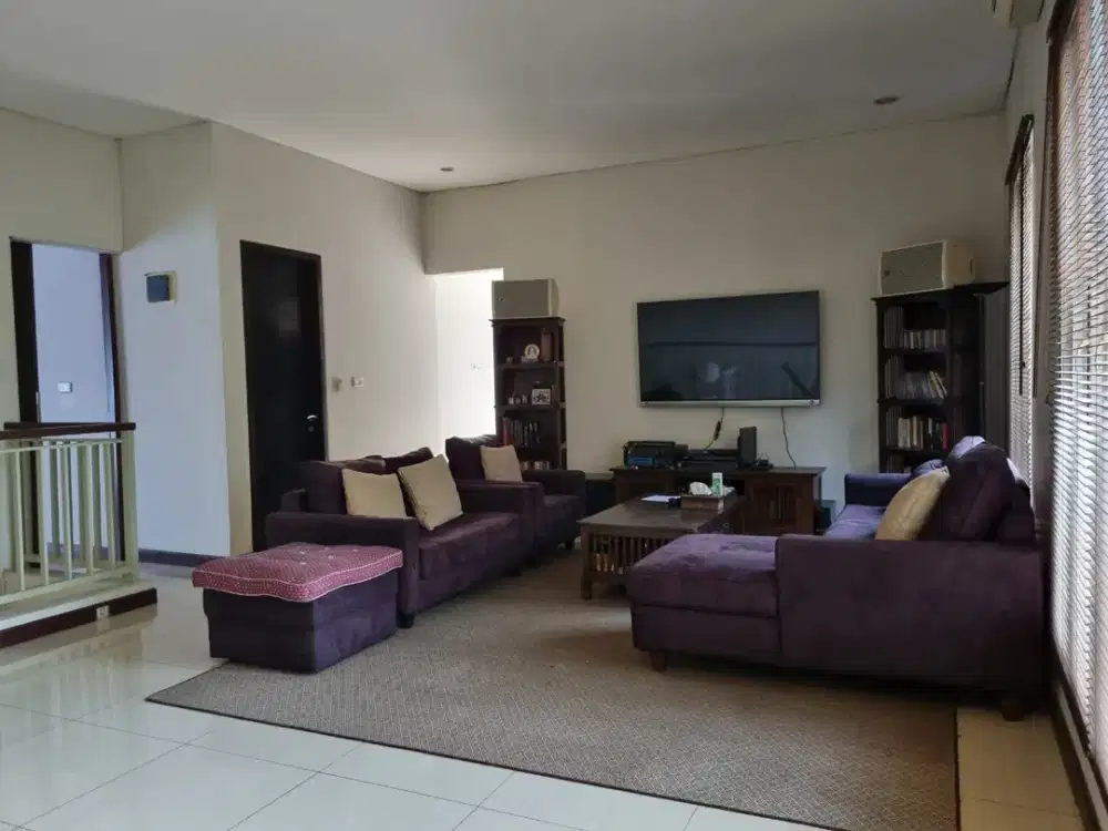 Dijual Rumah 3 Lantai Dalam Cluster Ada Fasilitas Kitchen Set Lokasi Strategis Dekat Akses Stasiun Sudimara di Sektor 9 Bintaro Tangsel Gb-14537