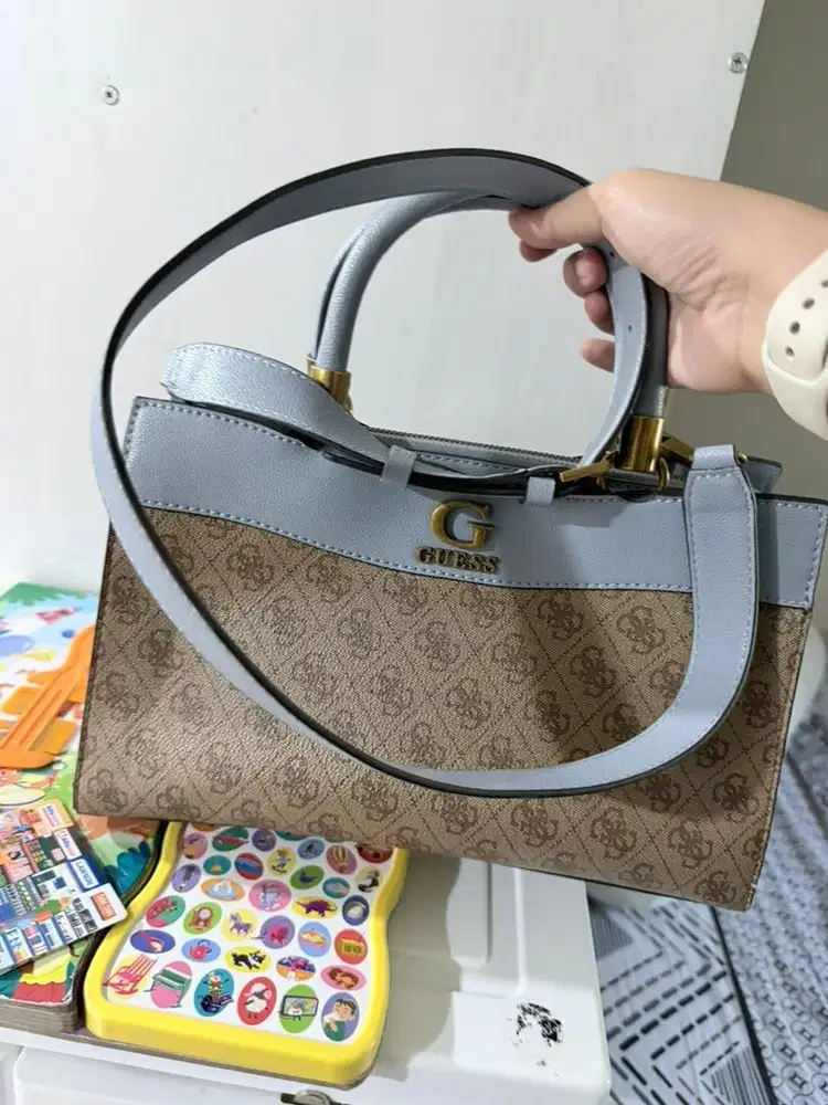 Tas guess coklat biru untuk pesta