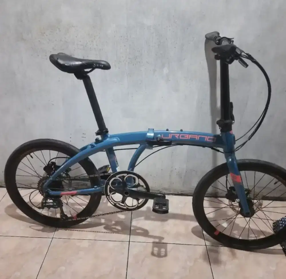 Sepeda lipat Polygon Urbano 5 istimewa