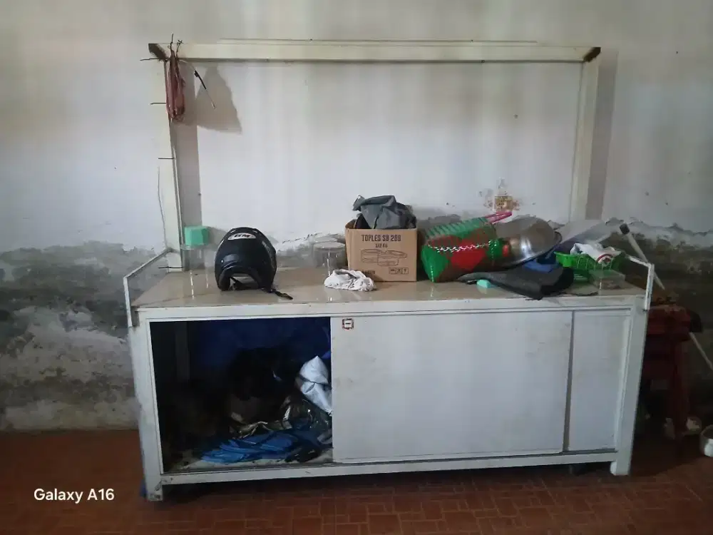 Steling  tempar jualan