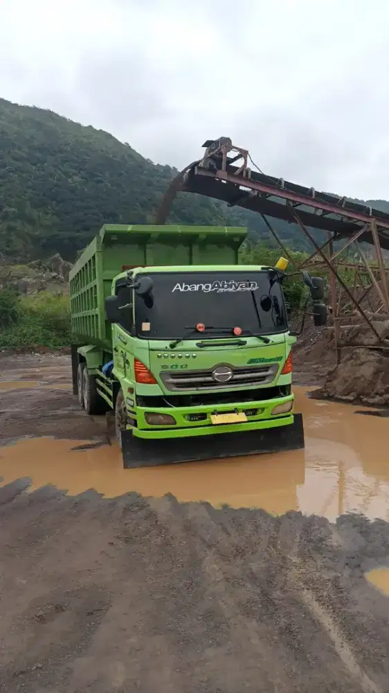 HINO TRUCK 2013 TI