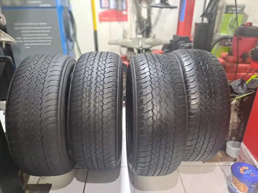 Ban mobil ukuran 265/60/18 Dunlop grandtrex
