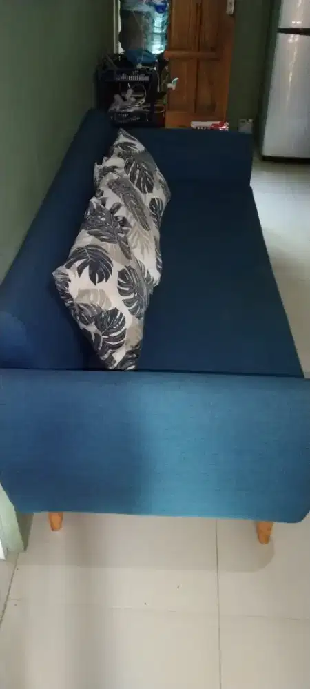 sofa bekas warna biru