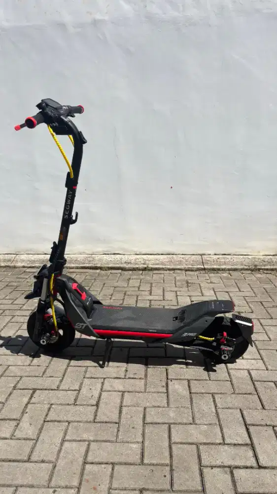 Skuter listrik Segway ZT3 PRO (Global Version)