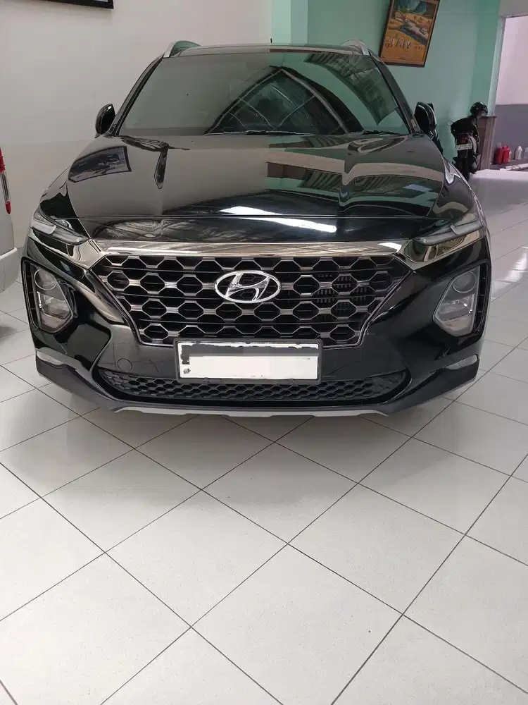 Hyundai Grand Santa Fe 2019 Hitam A/T 2.2cc