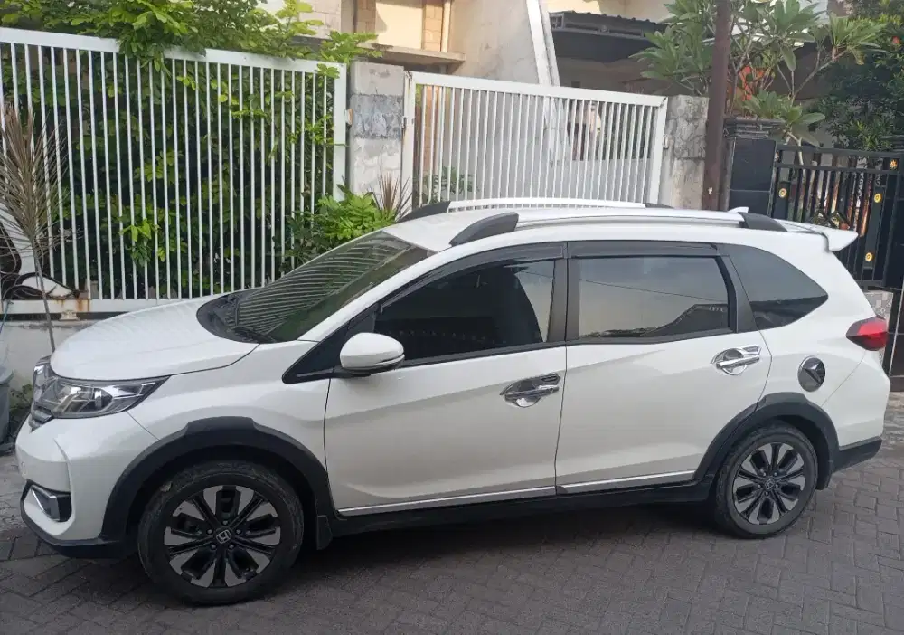 JUAL CEPAT MOBIL BR-V MATIC KM RENDAH