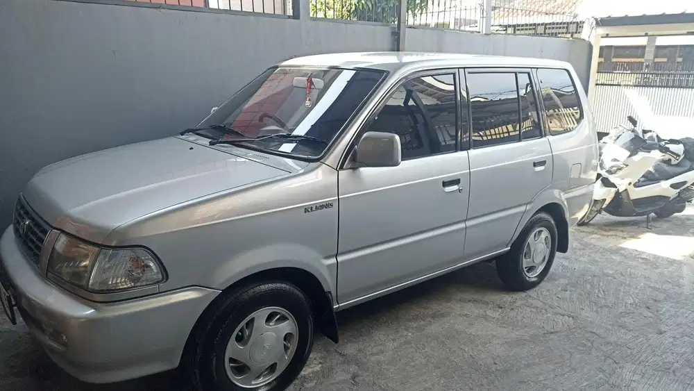 Toyota Kijang 2000 Bensin