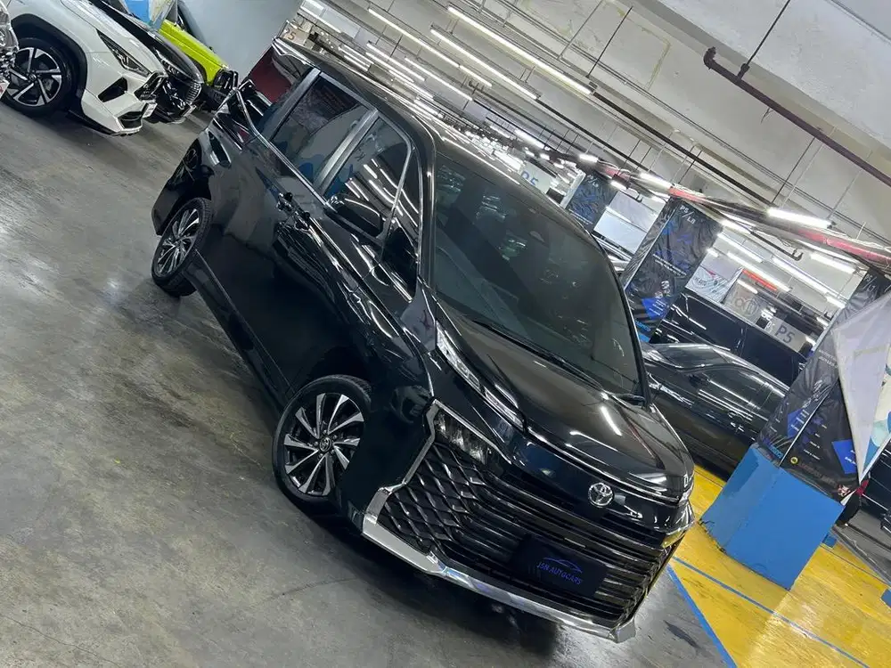 [LIKE NEW]Toyota Voxy CVT 2.0 TSS Hitam