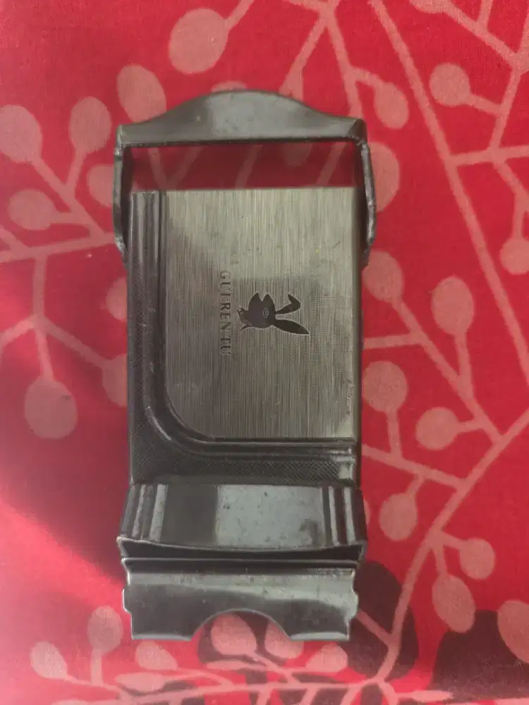 Kepala ikat pinggang cowok