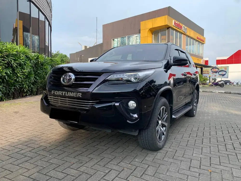 DP 45jt // 2018 TOYOTA FORTUNER VRZ 4x2 AT