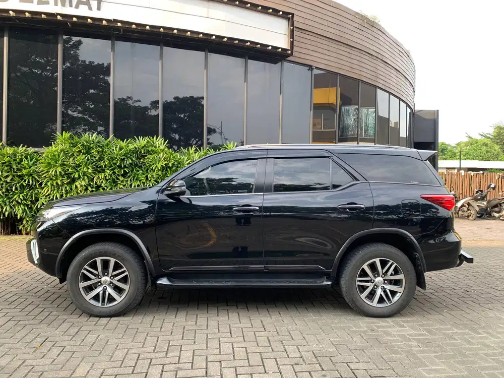 DP 45jt // 2018 TOYOTA FORTUNER VRZ 4x2 AT