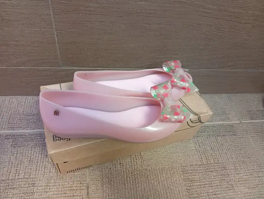 Sepatu Melissa Pink