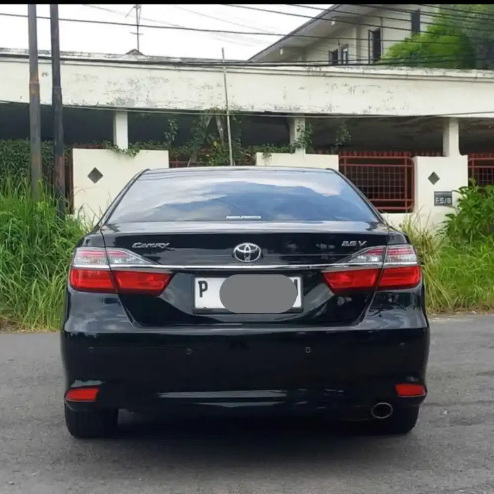 Camry 2,5 V AT, Km Rendah