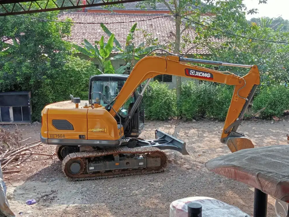 Jual excavator XCMG tahun PC  2025 pemakaian baru 200 jam