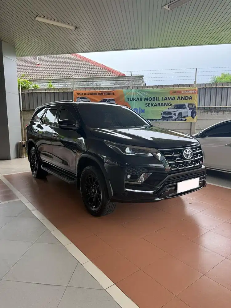 Fortuner GR Sports 2.8 GR AT 4x2 2024 LIKE NEW