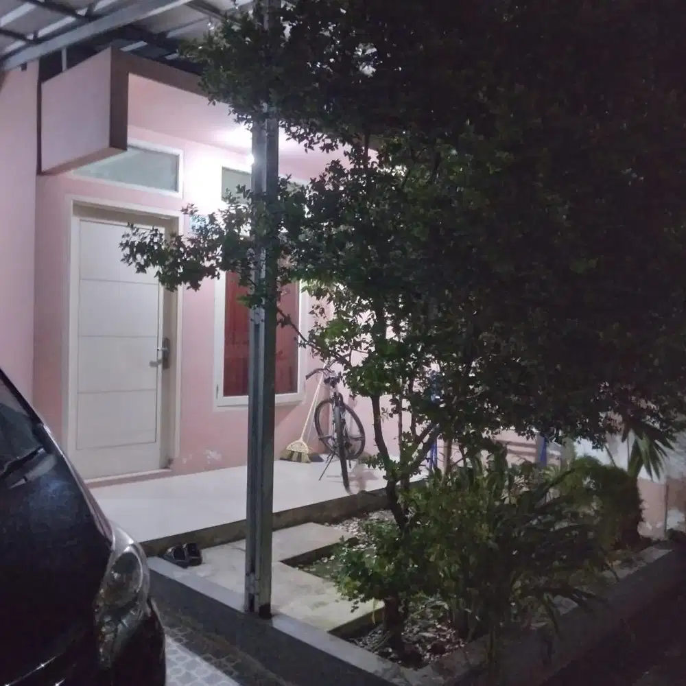 Rumah strategis di Mekarsari Cimanggis