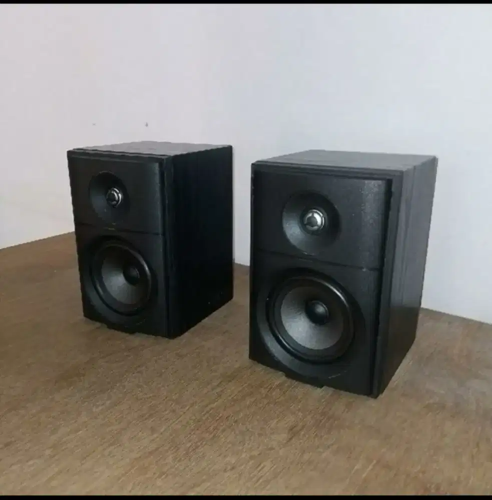 Wharfedale Diamond 5 Bookshelf speakers made in England