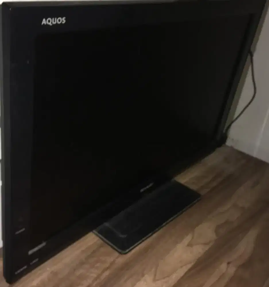 TV SHARP AQUOS 24 Inch Full HD – Jarang Dipakai