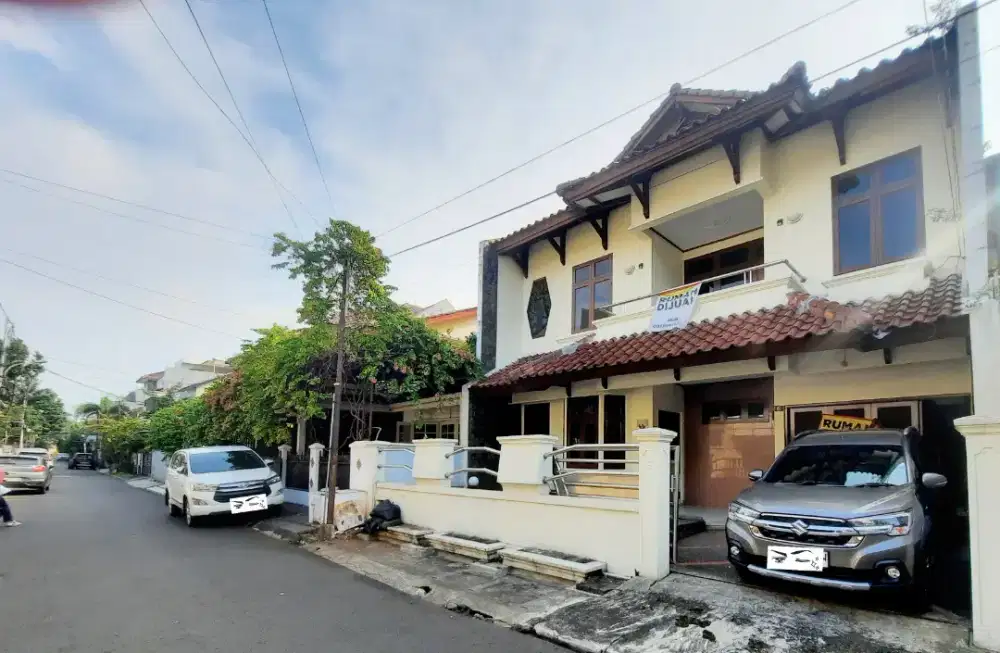 Rumah di Pondok Indah Selangkah ke Mall