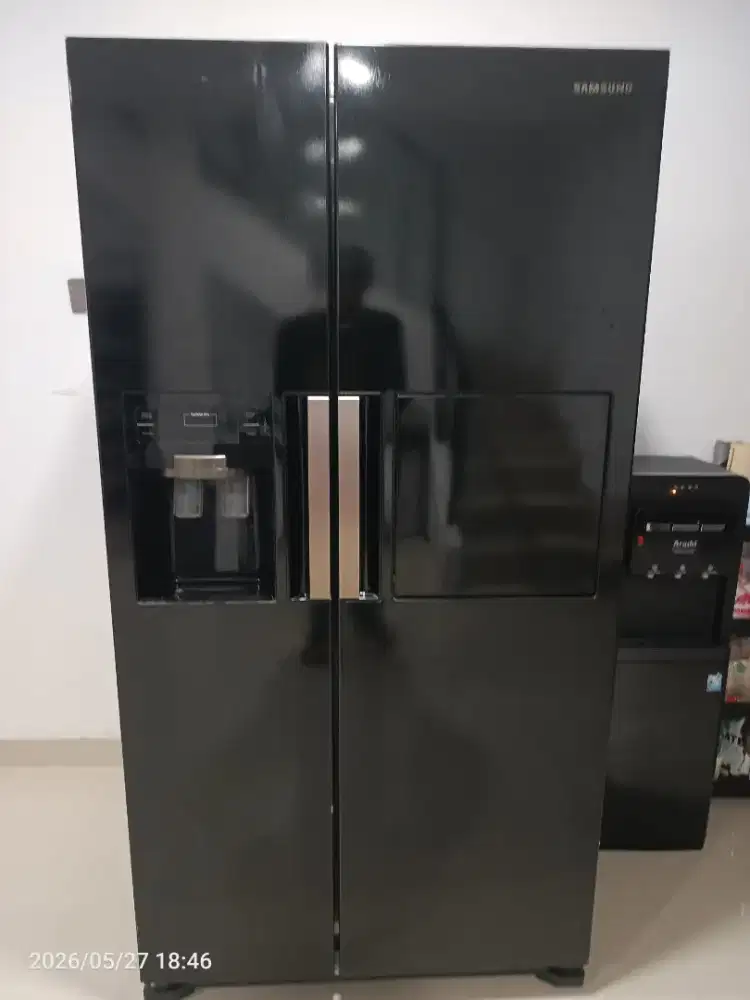 Kulkas Mewah Samsung SBS Black Series