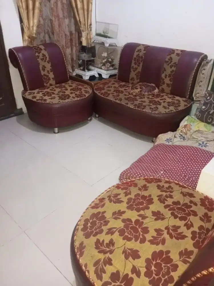 Sofa 2+1-1 kulit kombinasi bahan bunga