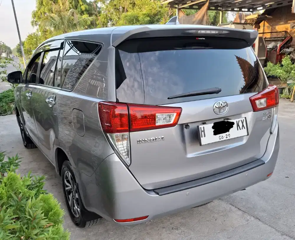 Toyota kijang innova rebon G metik solar