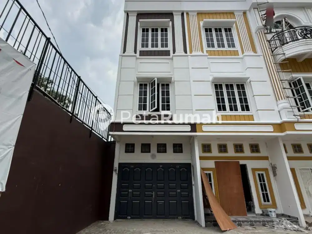 DIJUAL TOWNHOUSE JALAN TUASAN KOMPLEK TUASAN OAKWOOD - DEKAT DAERAH PANCING (irwandi)