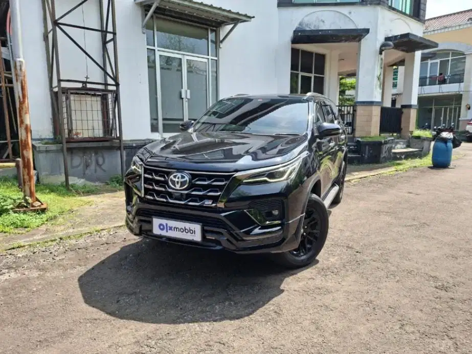 Like New - Toyota Fortuner 2.8 VRZ GR Sport AT 2024 Hitam