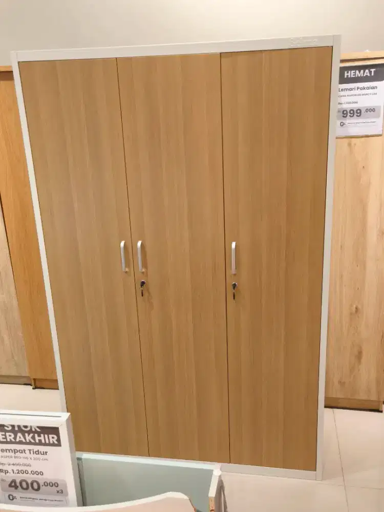 Lemari Pakaian Metal 3 Pintu Baru Murah