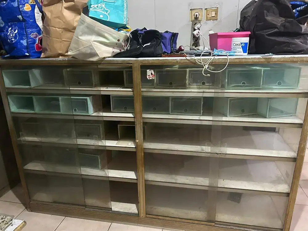 Jual Etalase Toko Bekas