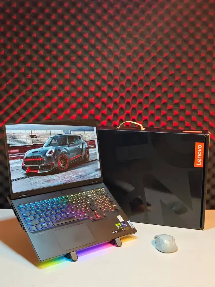 Laptop Gaming Lenovo Legion Pro 7 RTX4090 RAM 64GB SSD 2TB Garansi