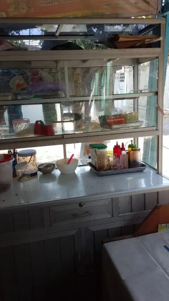 Etalase dagangan