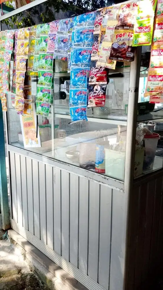 Etalase dagangan serbaguna