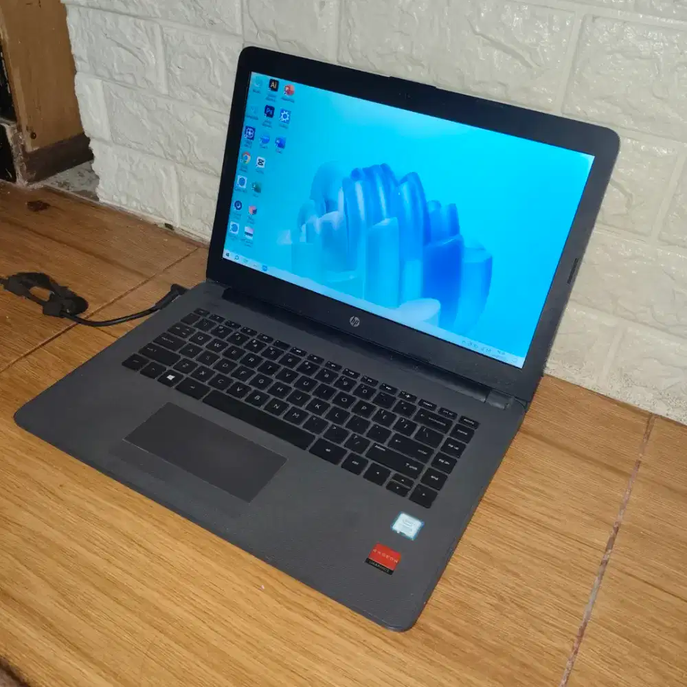 LAPTOP HP TIPIS DOBEL VGA RAM 8