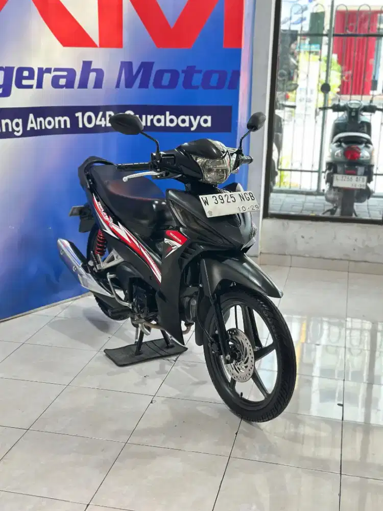 Honda Revo X Fi 110cc Tahun 2024 Km 9Rb Anugerah Motor Pucang