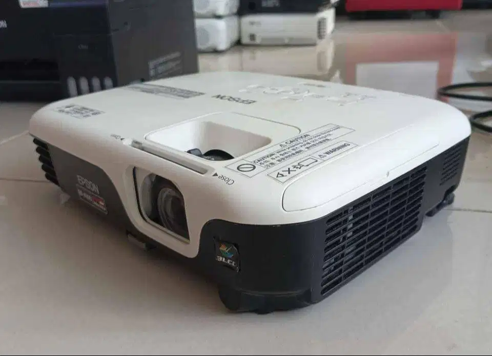 lcd Proyektor Epson EB X 100 Ansi lumen : 2600