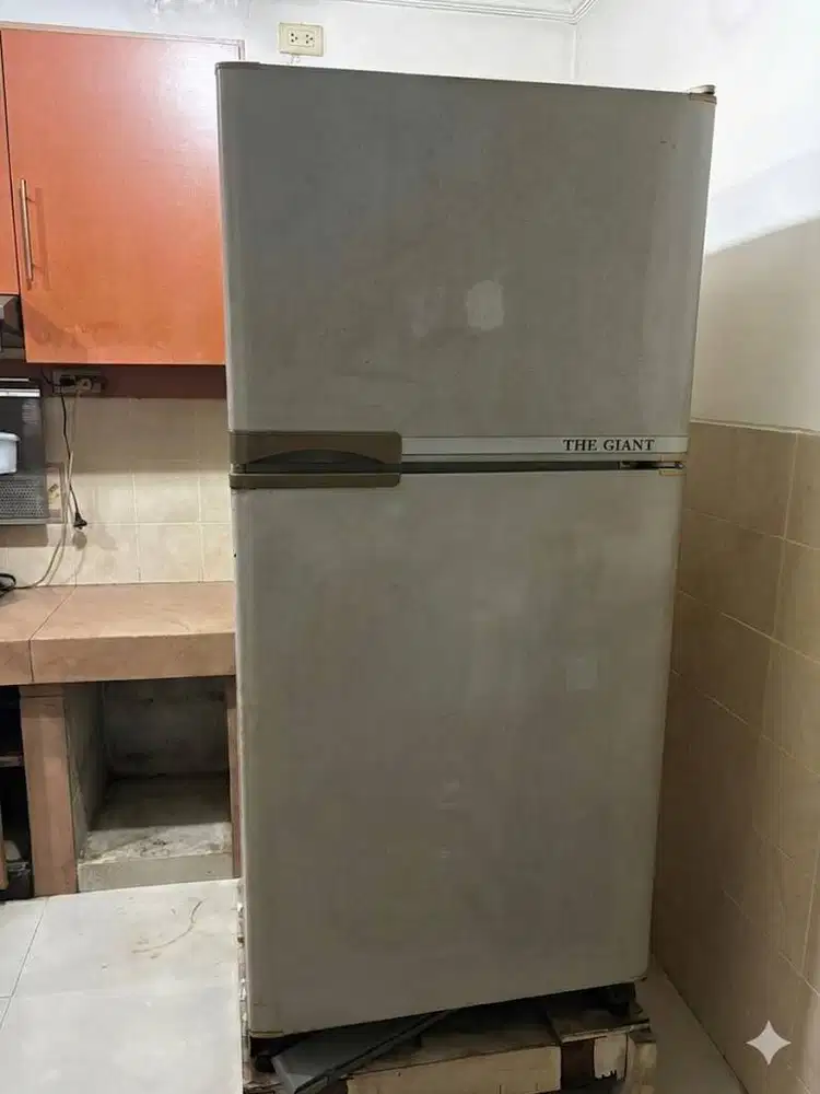 DI JUAL KULKAS BESAR THE GIANT