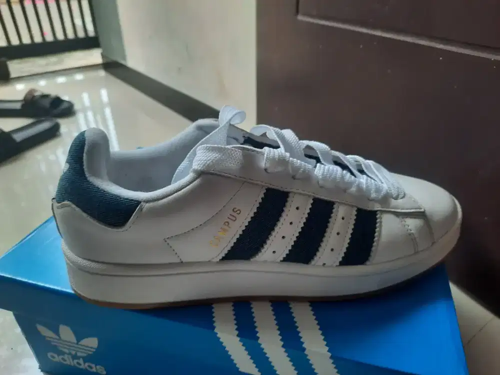 Dijual original sepatu Adidas campus