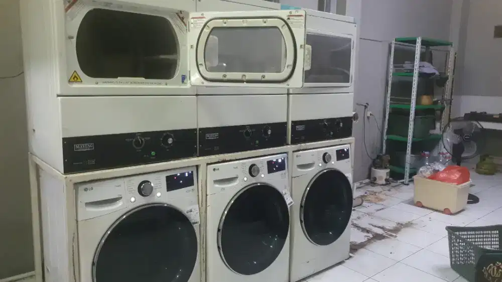 Mesin cuci untuk usaha laundry,