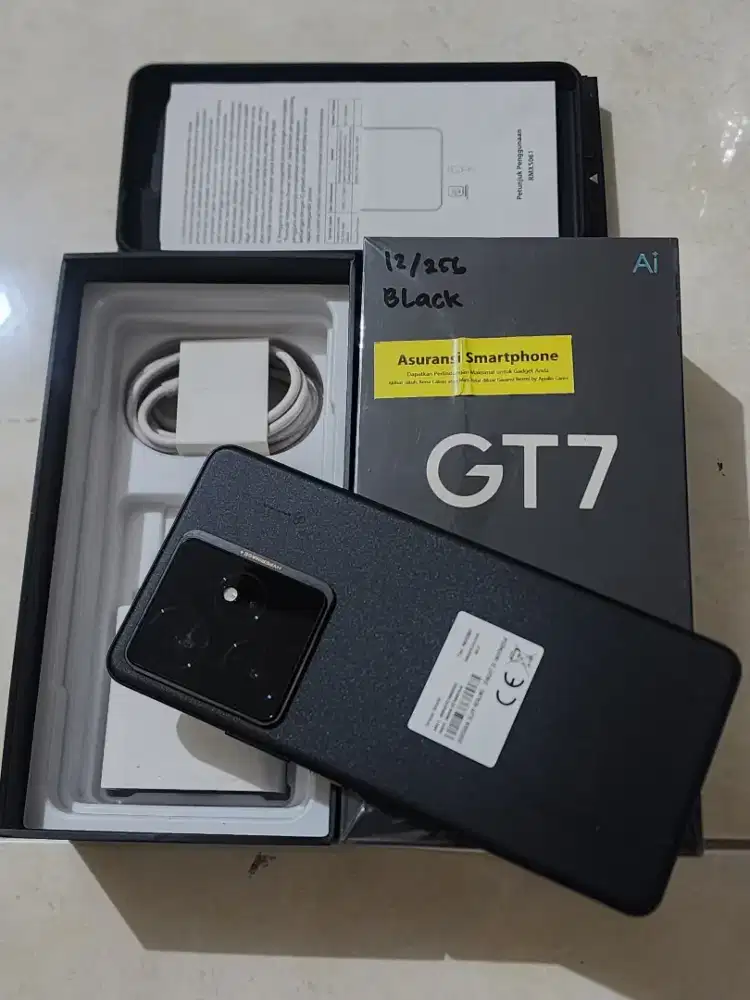 Realme GT 7 5G 12/256Gb, warna Hitam, kondisi 99,9% Sempurna