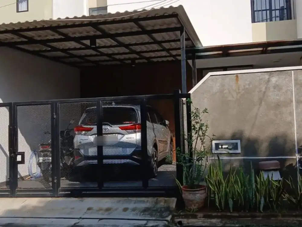 Rumah 2 Lantai Semi Furnished di Harapan Indah