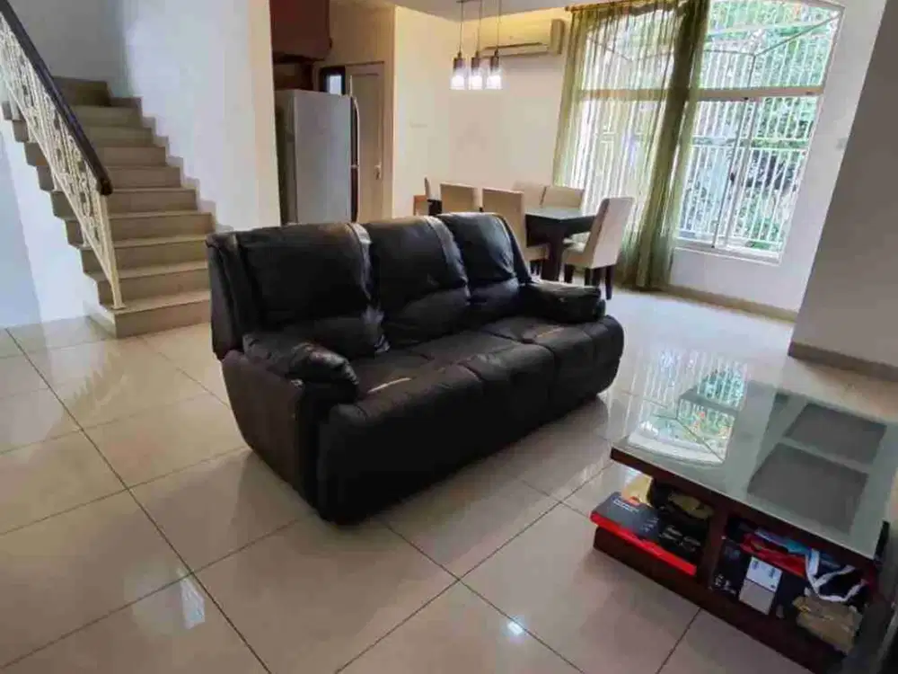 DISEWAKAN RUMAH PANTI INDAH KAPUK JOHAR GOLF FURNISH